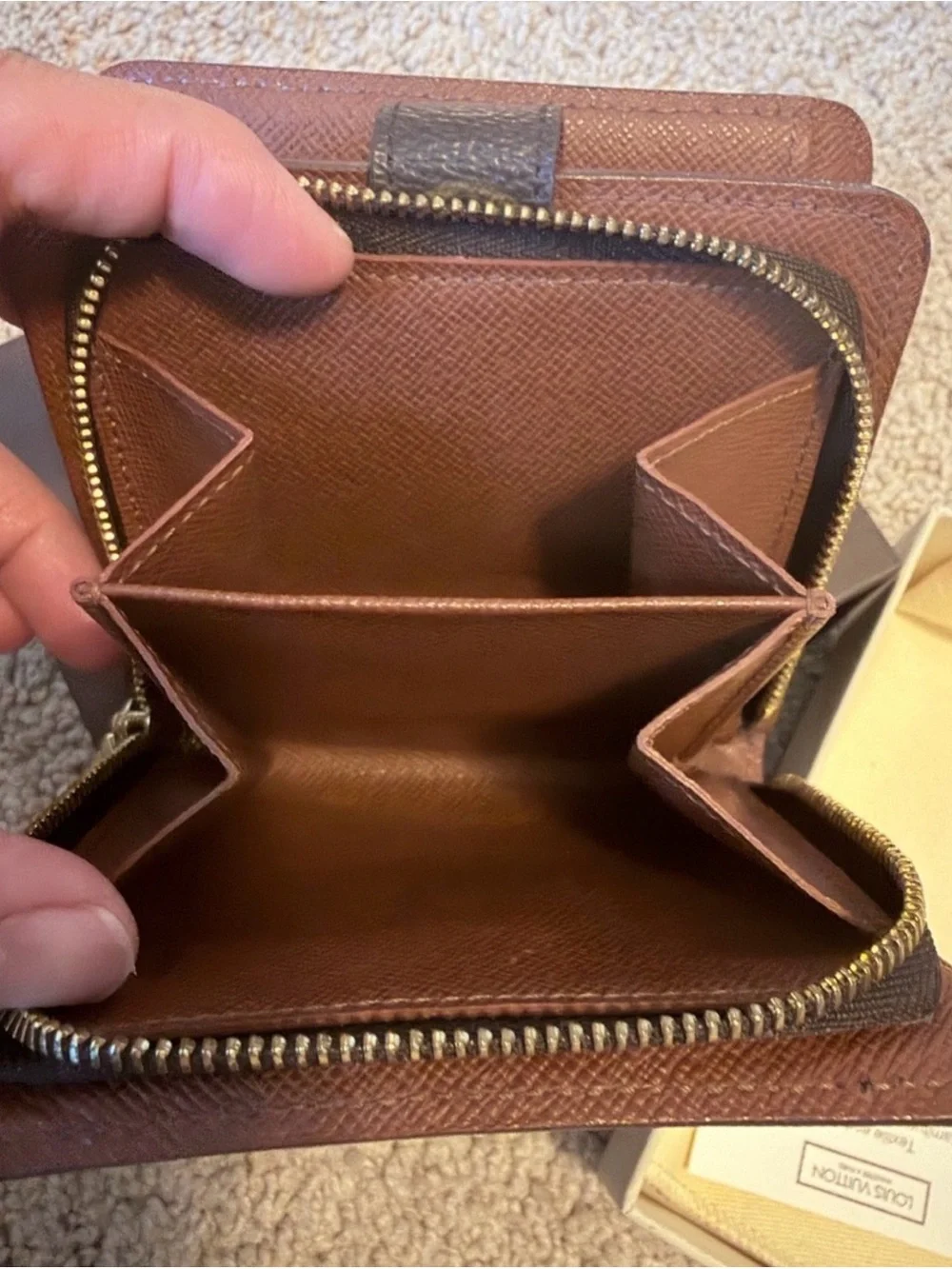 LOUIS VUITTON